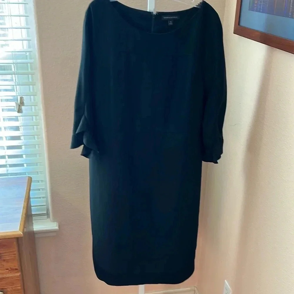 Banana Republic size 14, long sleeve black lined dress put to pit 21”